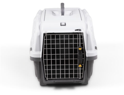 SKUDO 3 IATA Approved Pet Carrier S (60x40x39cm) with metal door for flying small to medium dogs and large cats.