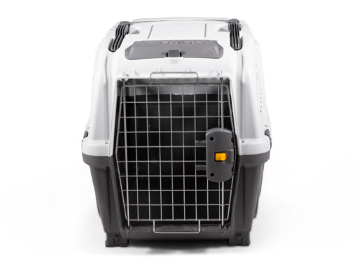 SKUDO 4 IATA Approved Pet Carrier M ($68 \text{ x } 48 \text{ x } 51 \text{ cm} \text{ (H)}$) for flying large dogs up to $30 \text{ kg}$. Features secure metal door, storage pockets.